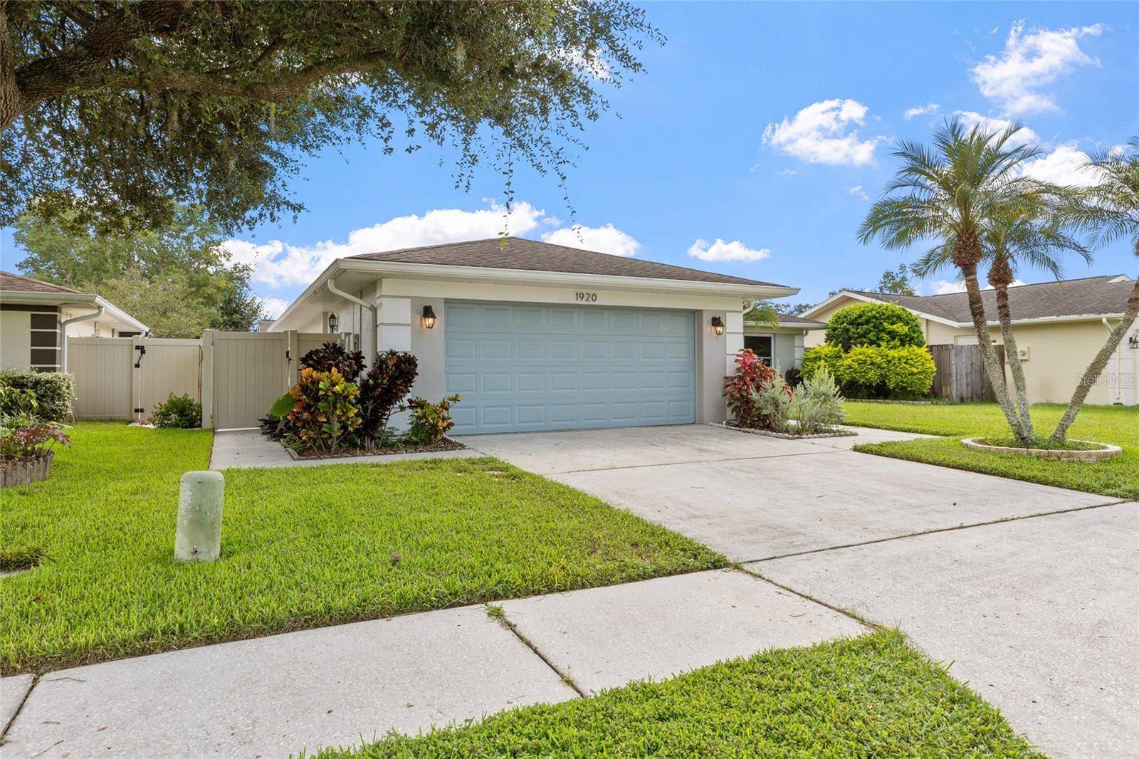 1920 CHENEY CT, Lutz, FL 33549
