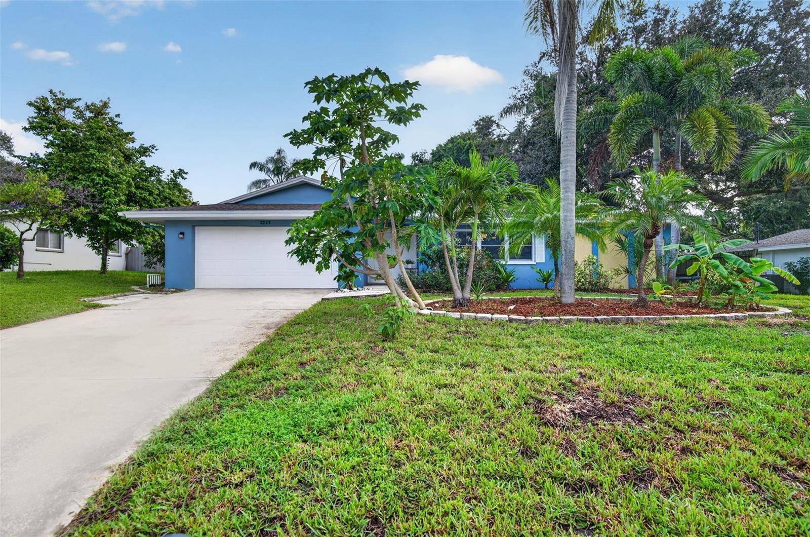 2225 SNEAD AVE, Dunedin, FL 34698