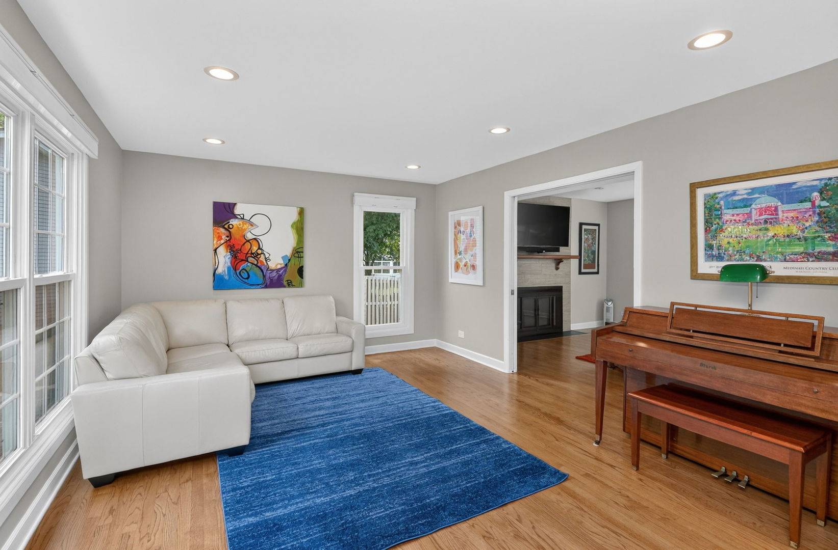 813 Hyde Park LN, Naperville, IL 60565