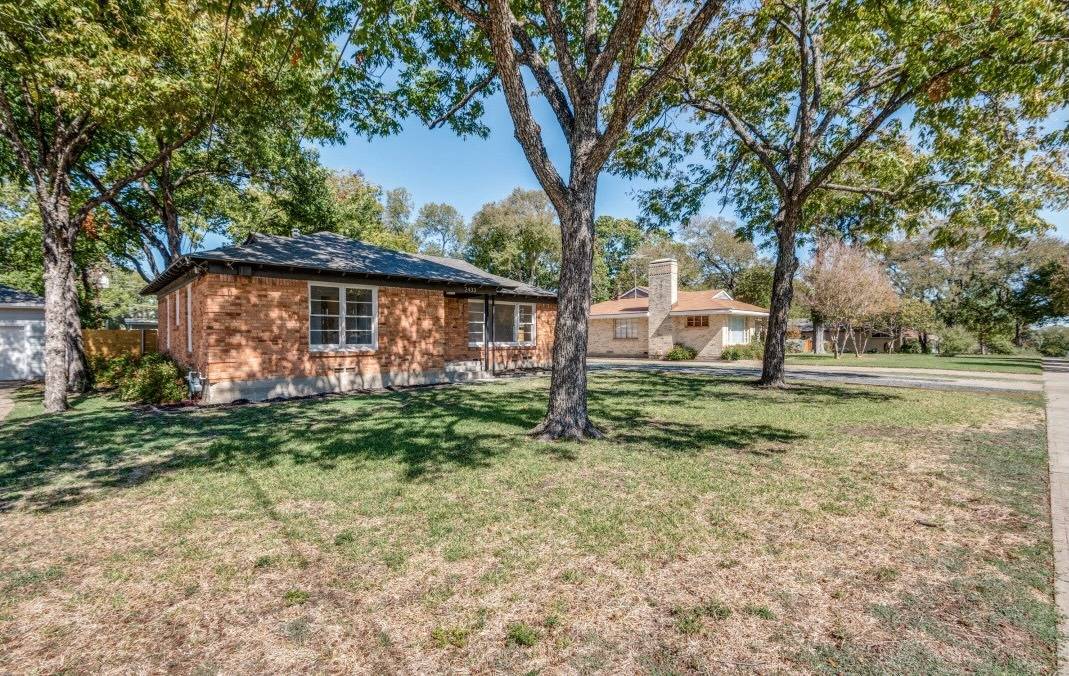 2433 Southwood DR, Dallas, TX 75233