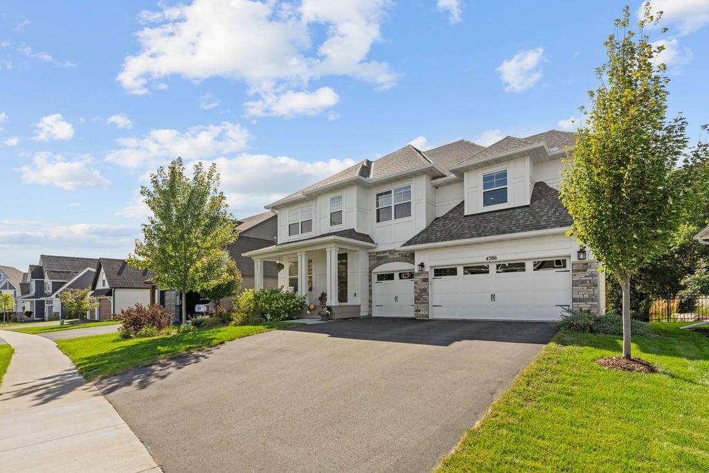 4386 Arbor DR, Woodbury, MN 55129