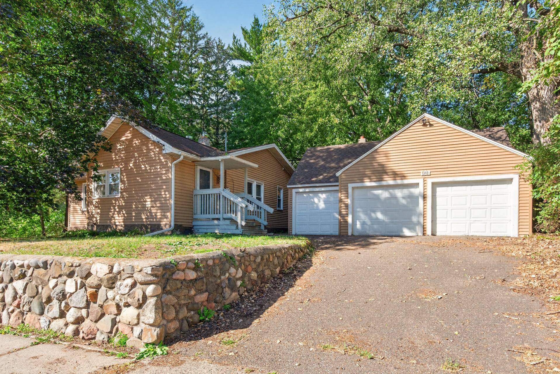 1349 Hazelwood ST, Saint Paul, MN 55106