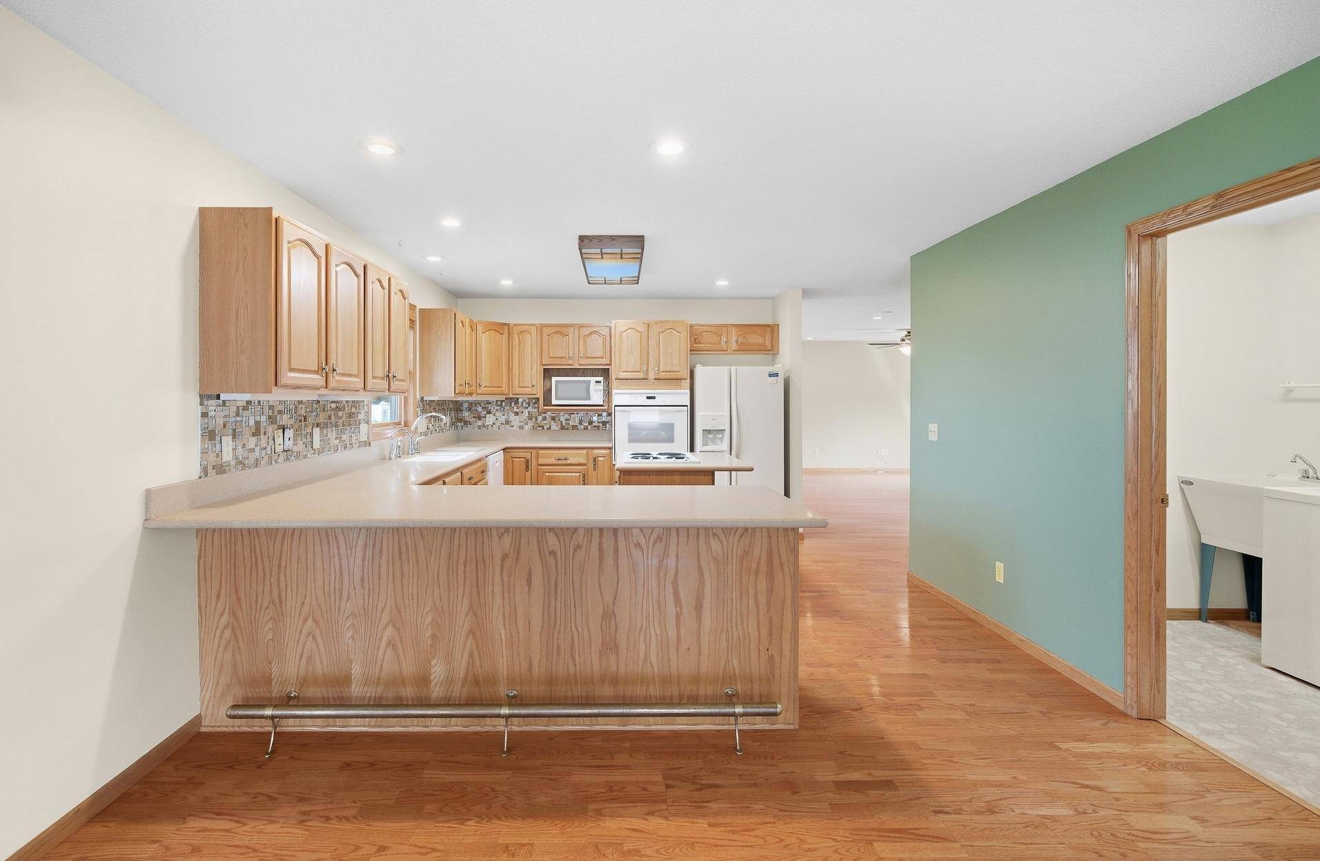 474 10th AVE SW, Wells, MN 56097
