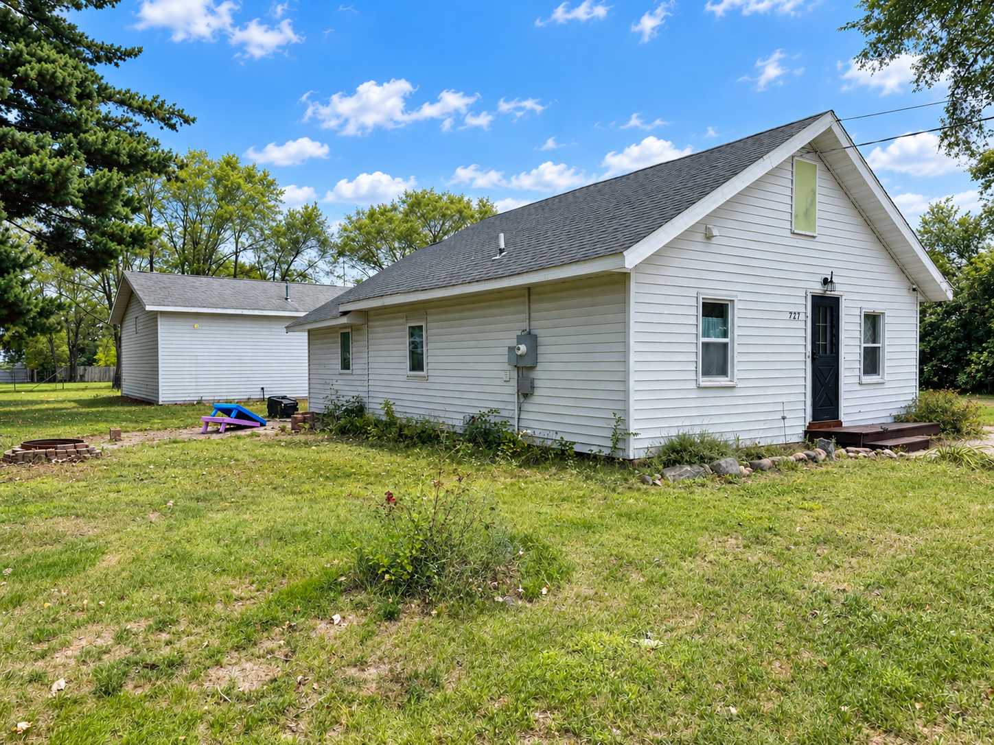 327 11th ST S, Sauk Rapids, MN 56379