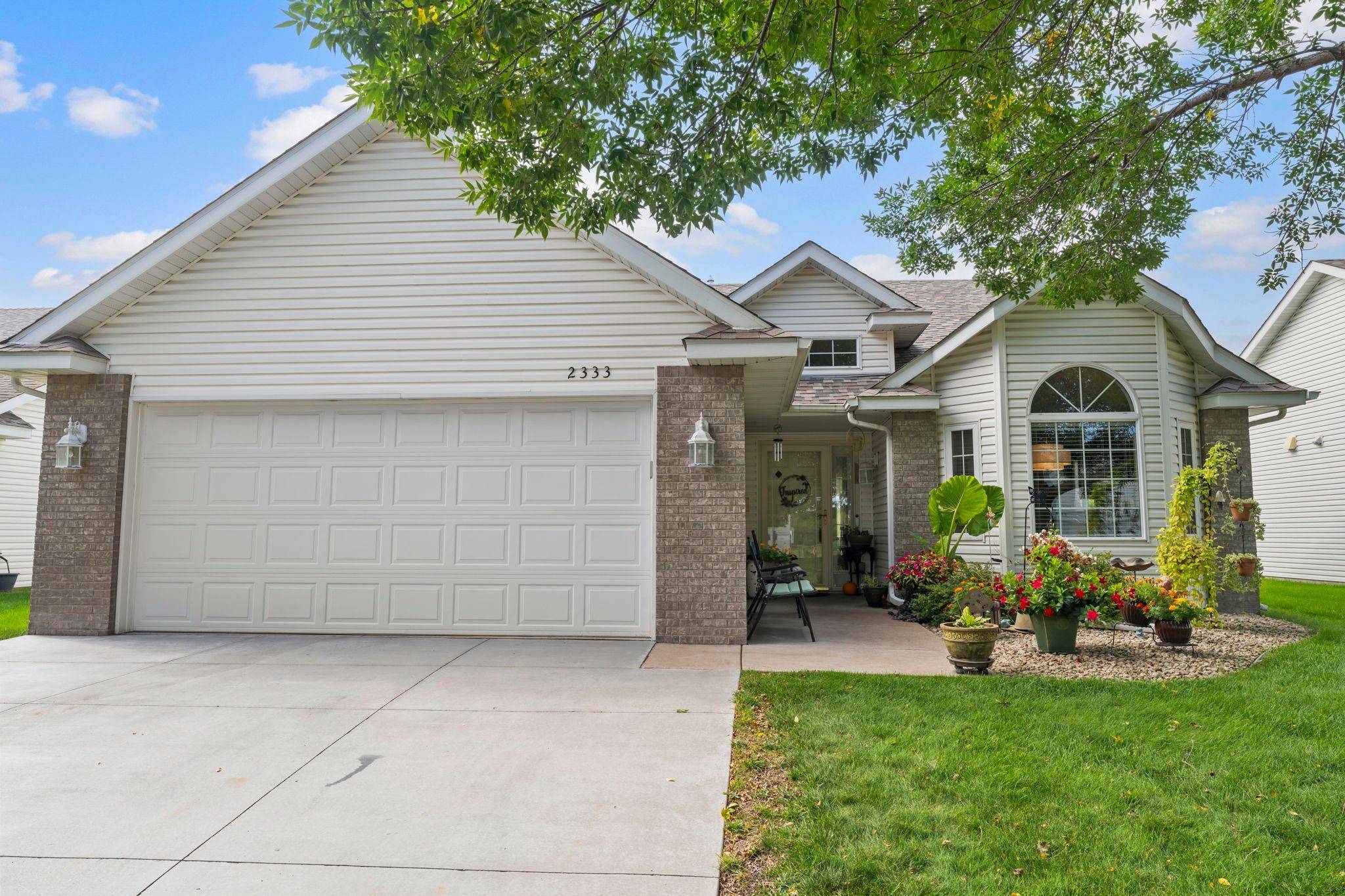 2333 Cleveland LN S, Cambridge, MN 55008