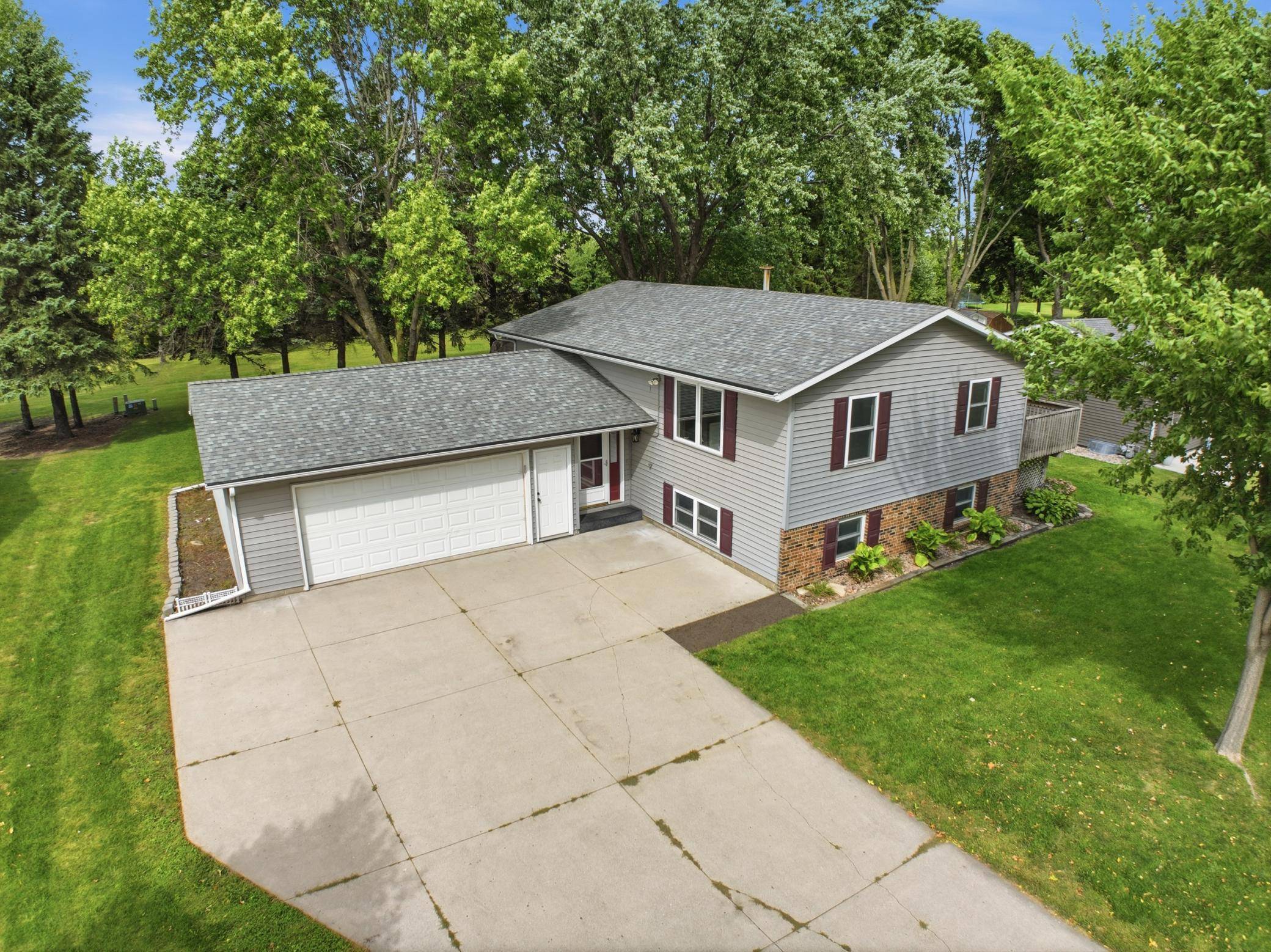 1412 18th ST SW, Willmar, MN 56201