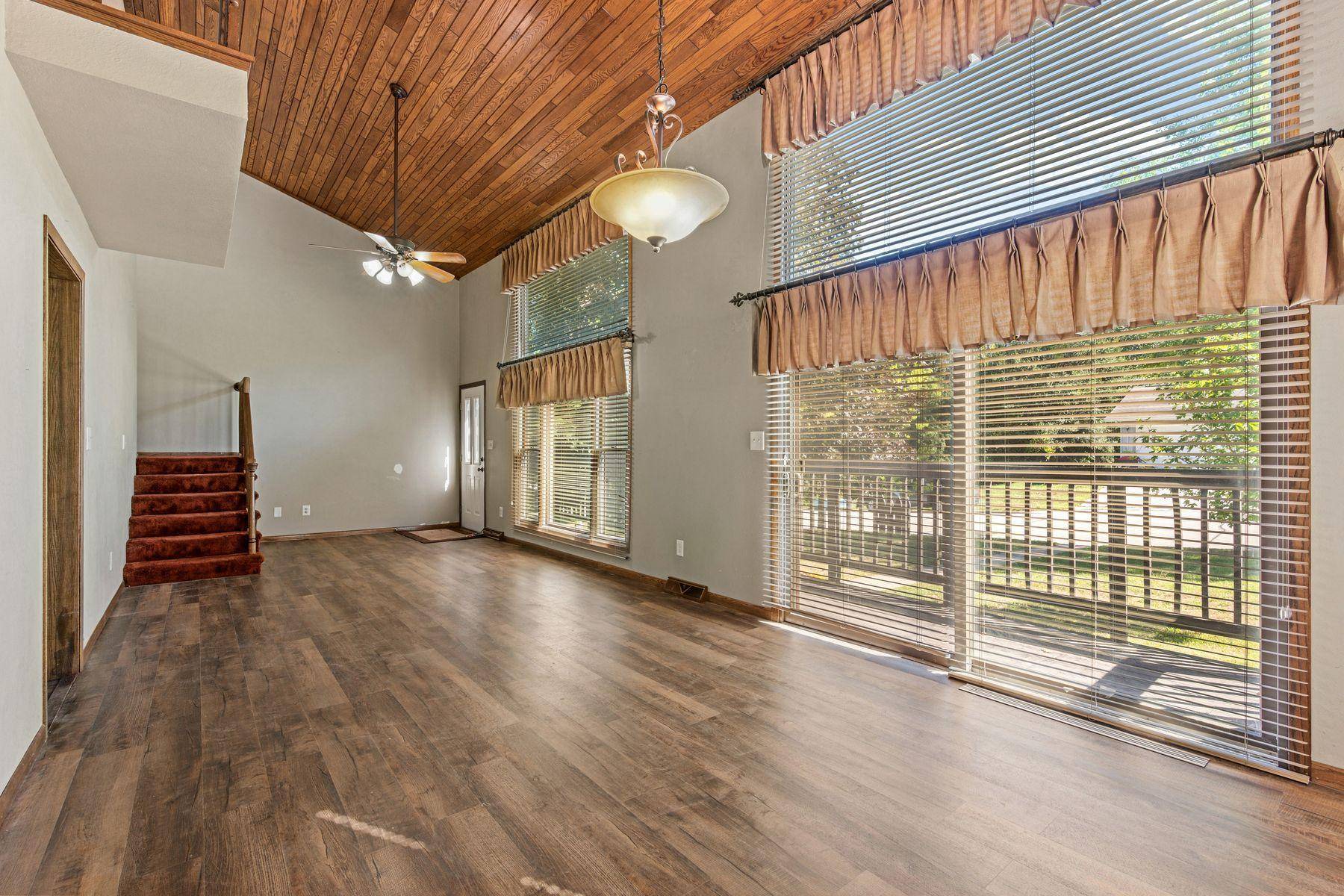 210 Carol LN, Red Wing, MN 55066