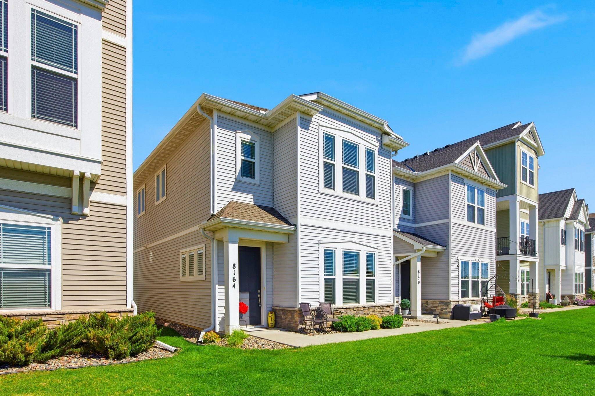8164 Arrowwood LN N, Maple Grove, MN 55369