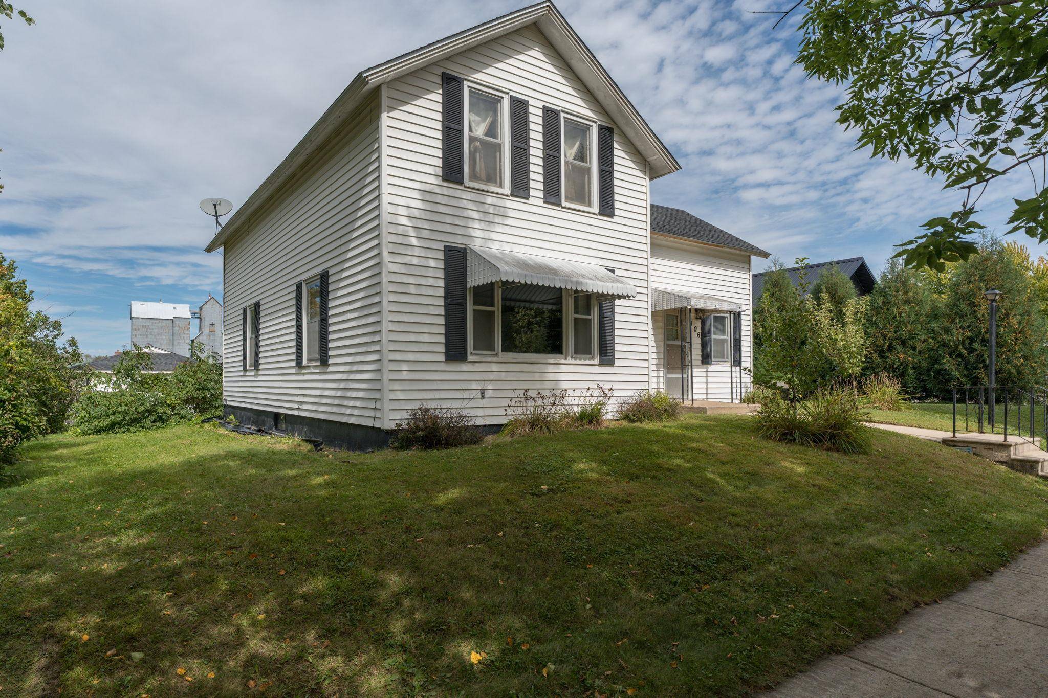 106 W South ST, Janesville, MN 56048