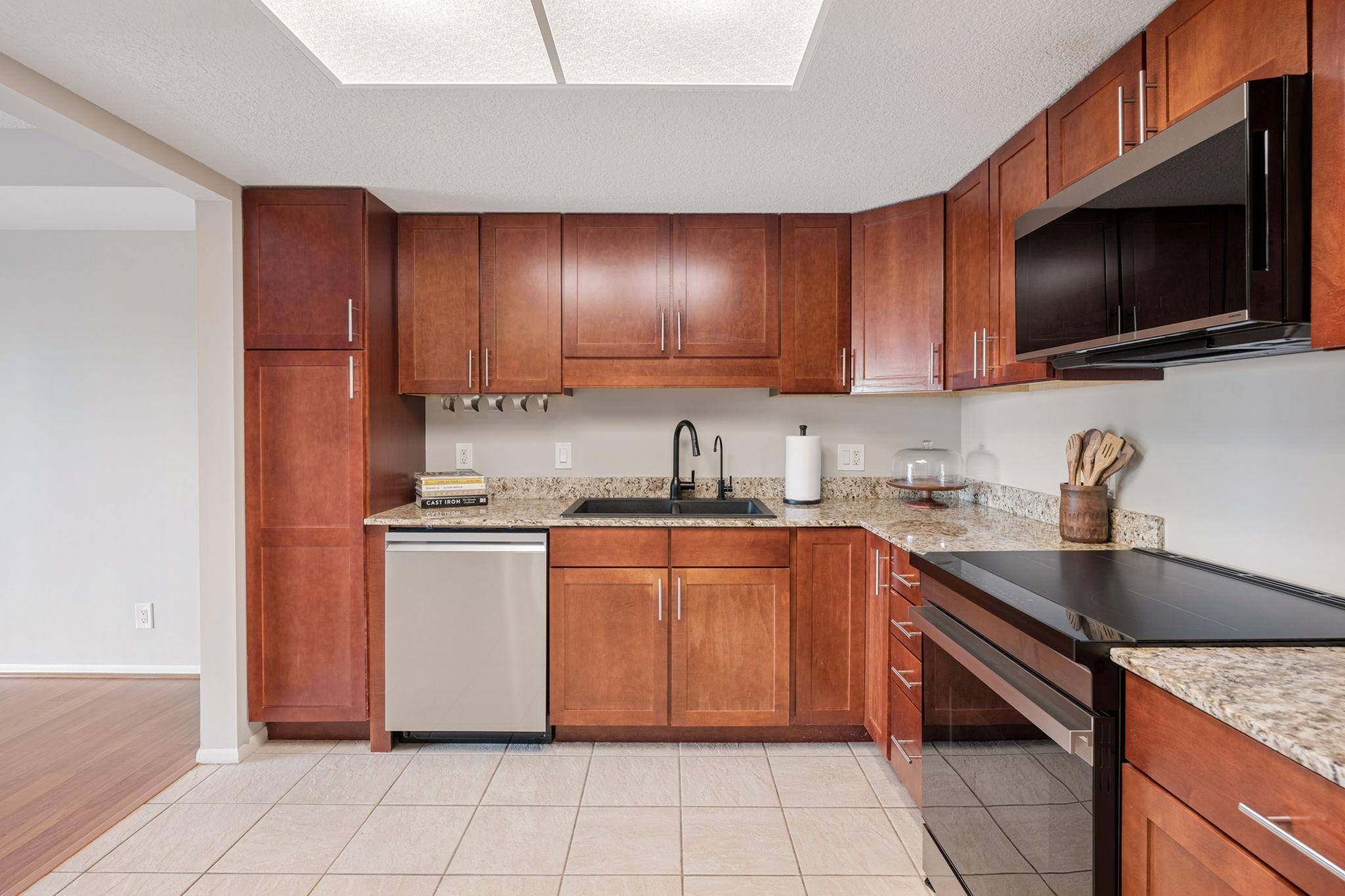 110 1st AVE NE #F704, Minneapolis, MN 55413