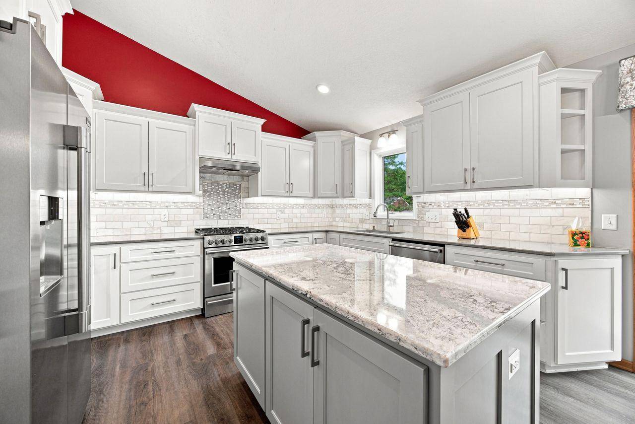365 Linda CIR, Lino Lakes, MN 55014