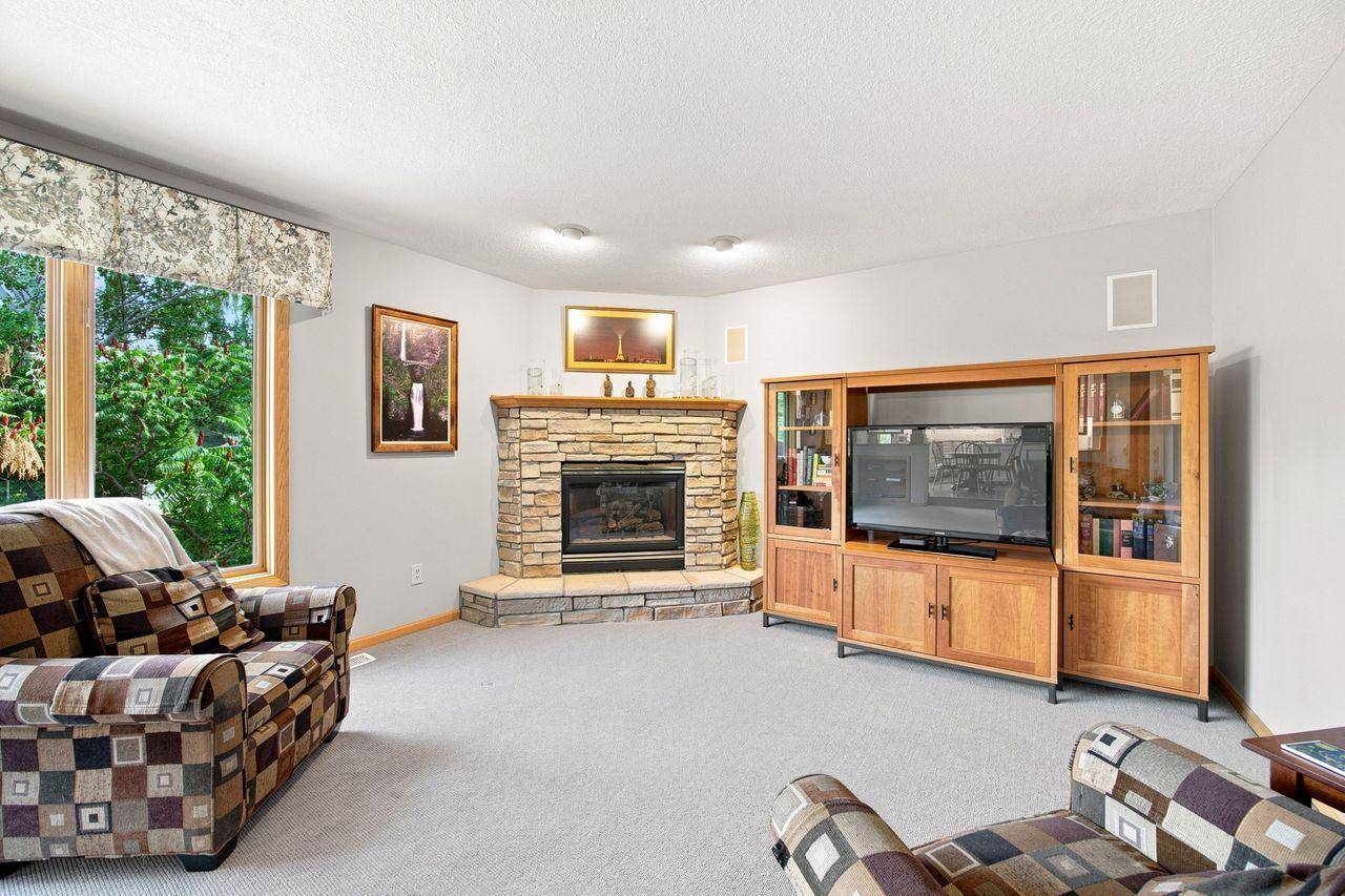 365 Linda CIR, Lino Lakes, MN 55014
