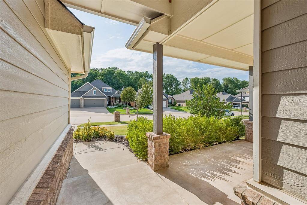 609 Side Track RD, Yukon, OK 73099