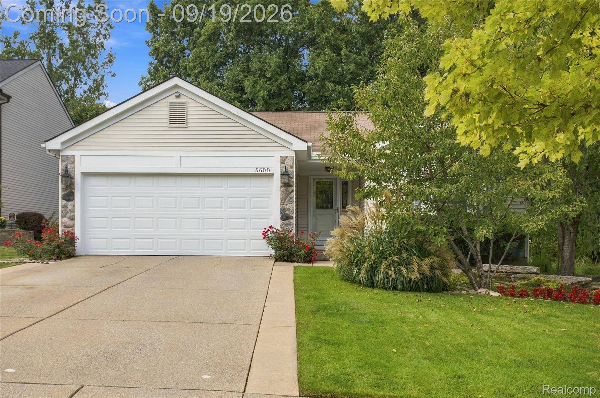 5608 Juneberry CT, Waterford Charter Township, MI 48329