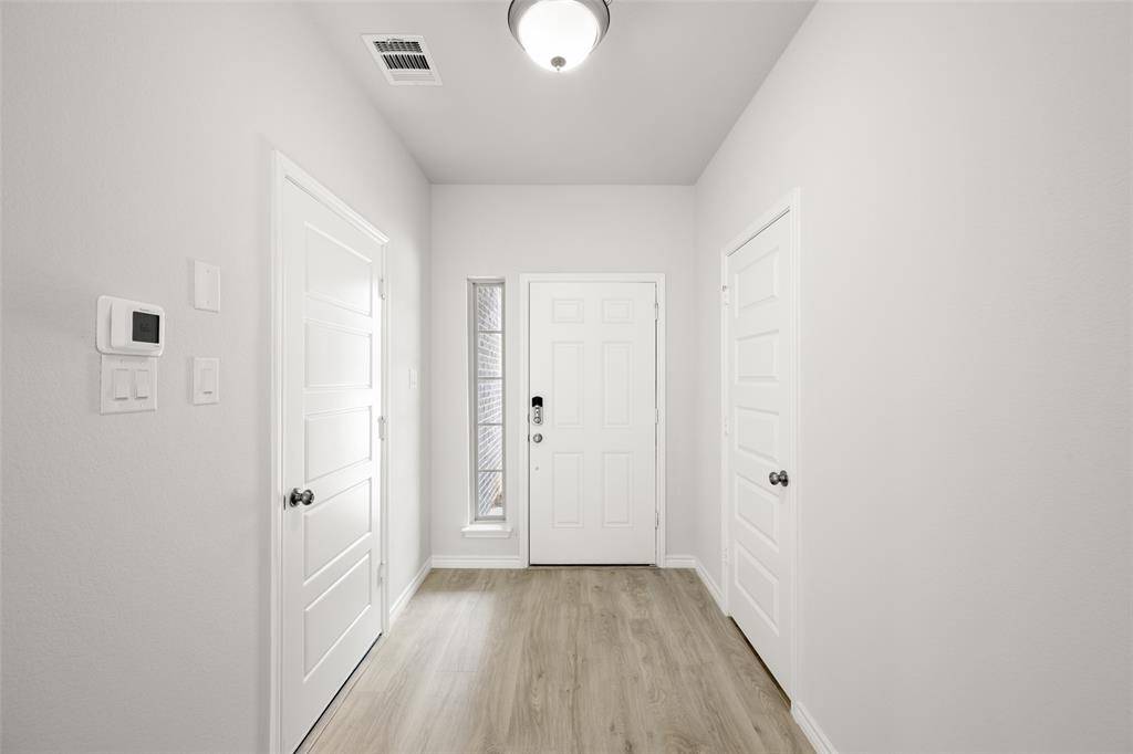 400-402 Trailhead Lane, Denton, TX 76205