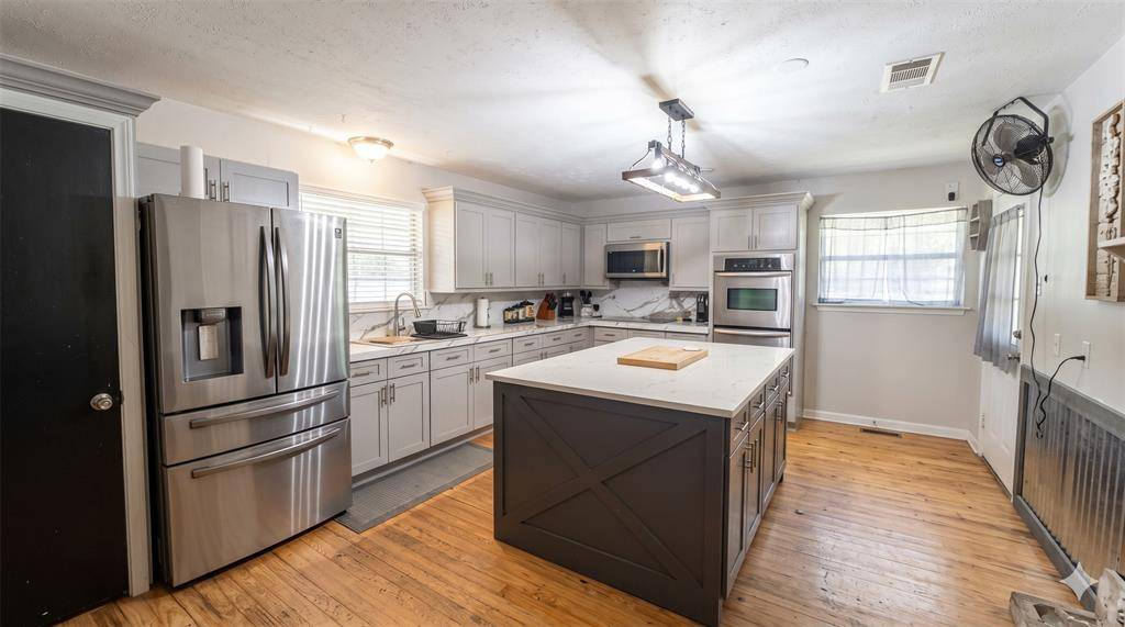 32894 County Road 2142, Kemp, TX 75143