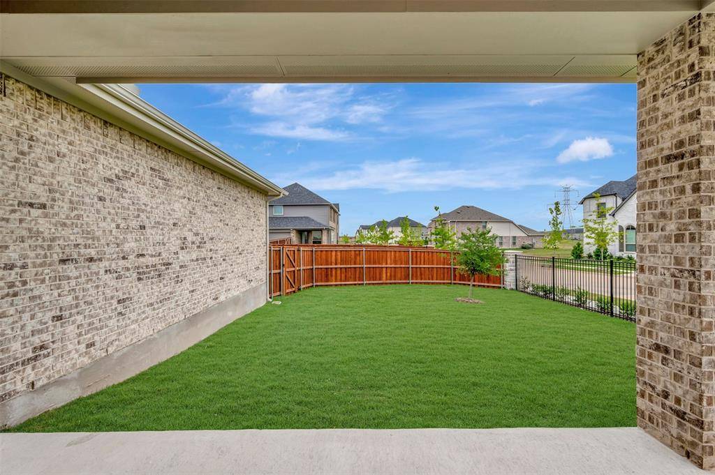 1100 Painted Lady Drive, Crowley, TX 76036