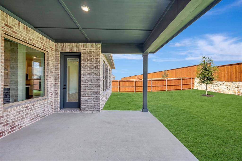 1908 Mitchell Drive, Van Alstyne, TX 75495