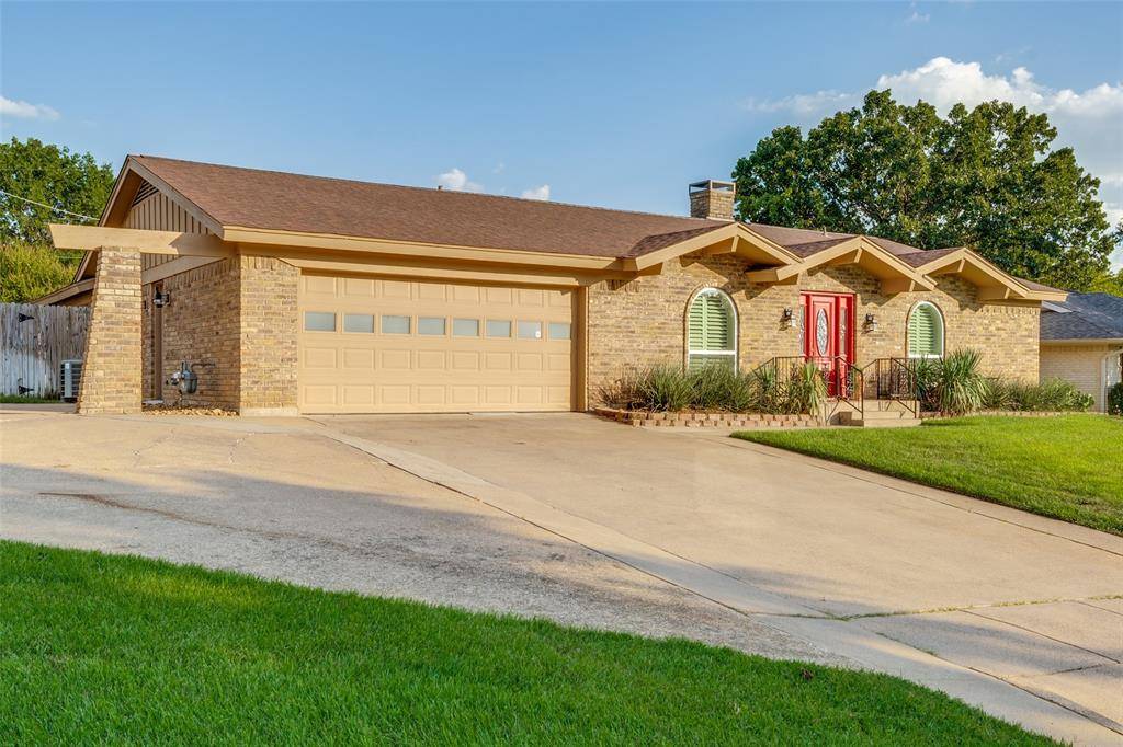 6316 Tosca Drive, Haltom City, TX 76180