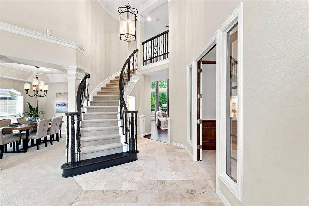 210 Highland Oaks Circle, Southlake, TX 76092