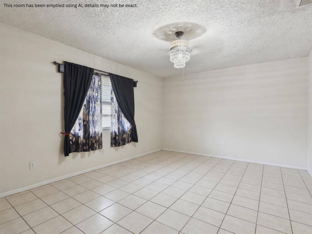 606 E Barton Street, Granbury, TX 76048