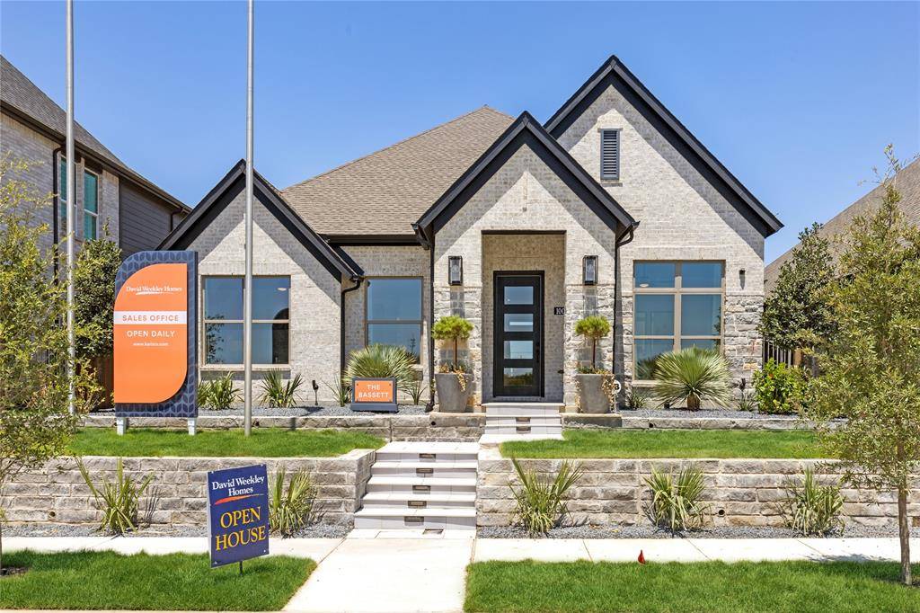 1009 Karis Boulevard, Crowley, TX 76036