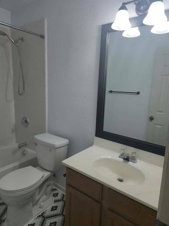 2009 Wahoo Drive, Mansfield, TX 76063