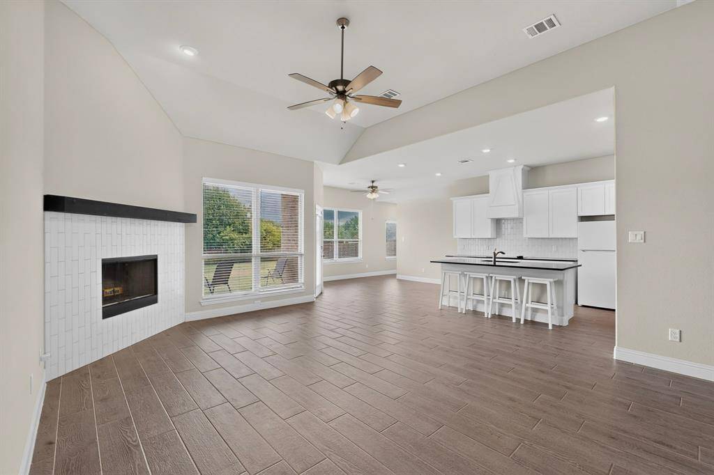 690 Serenity Lane, Red Oak, TX 75154
