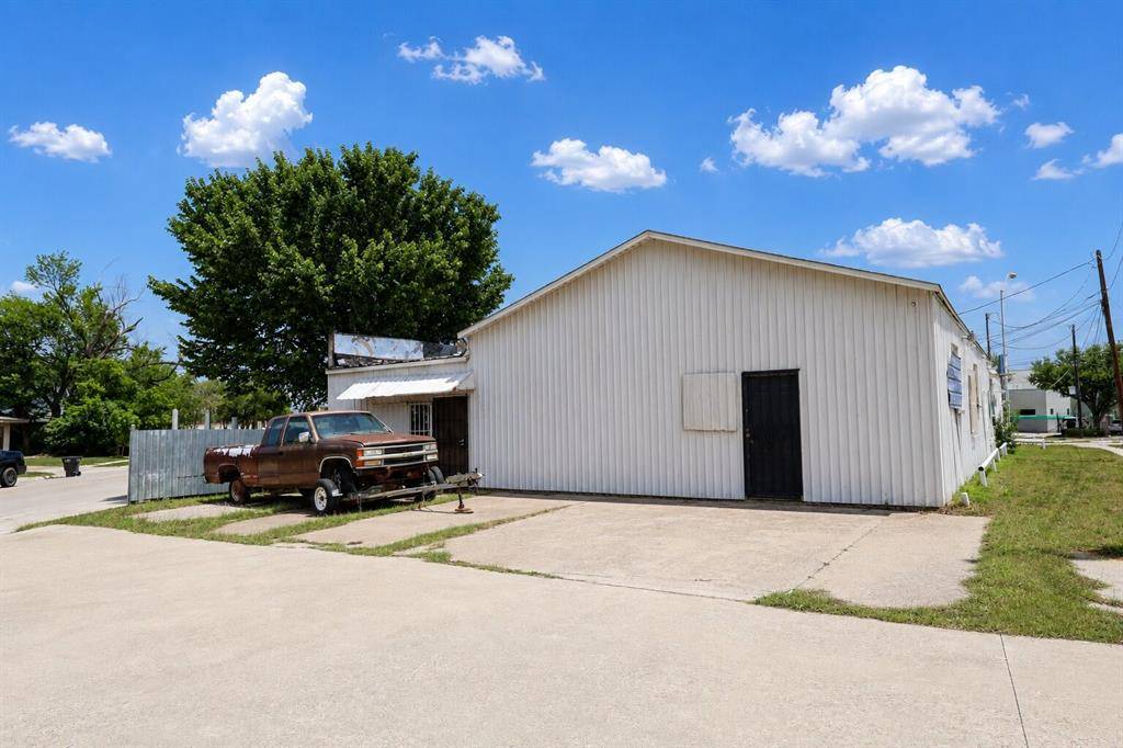 3153 N Beach Street, Fort Worth, TX 76111