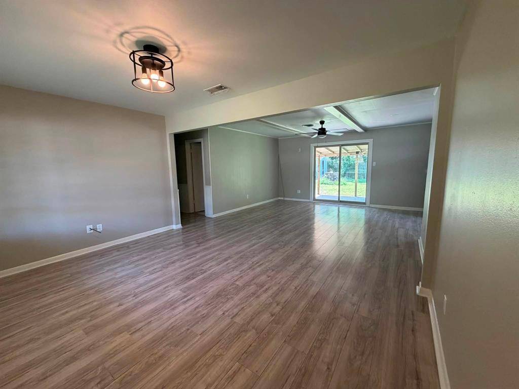 2315 W Park Avenue, Corsicana, TX 75110
