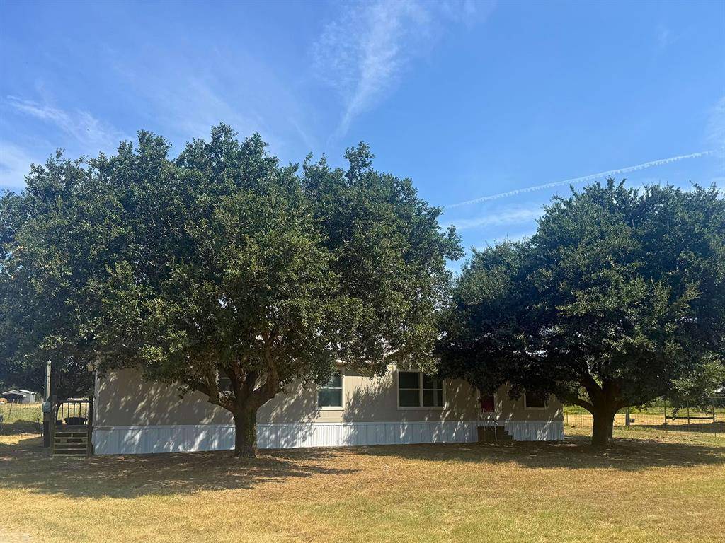 373 Wildbird Lane, Axtell, TX 76624