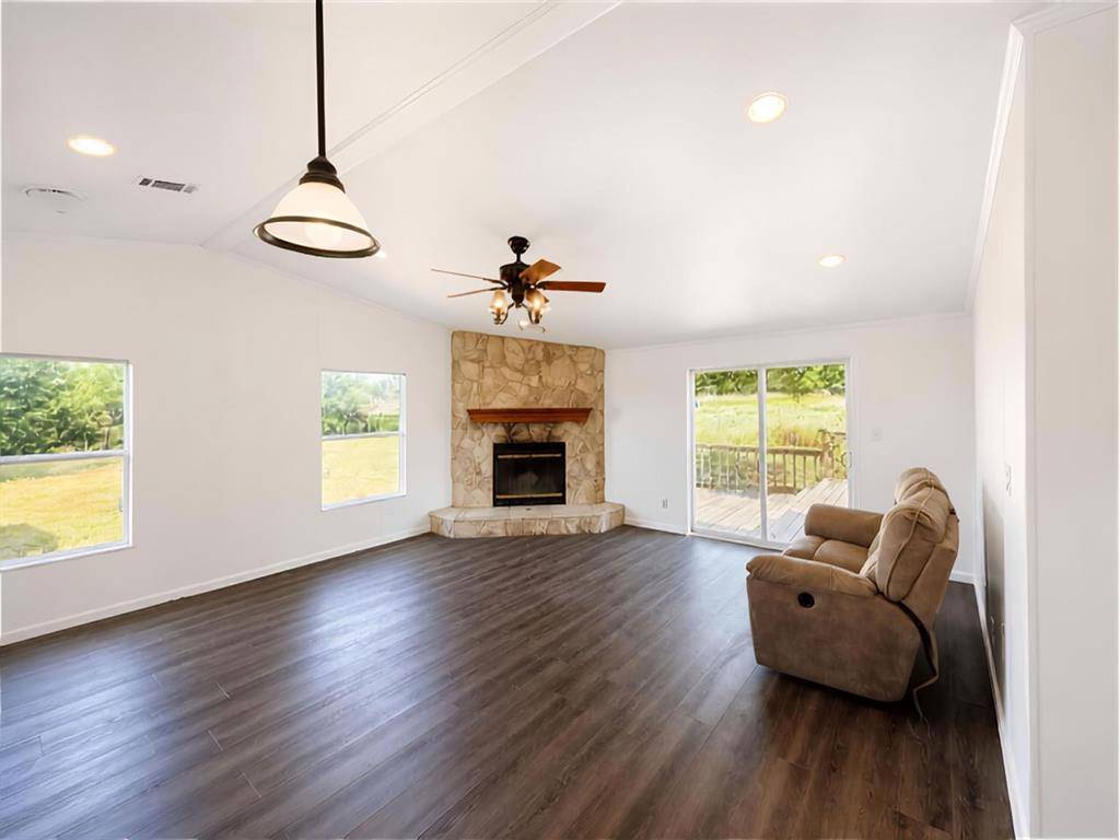 373 Wildbird Lane, Axtell, TX 76624