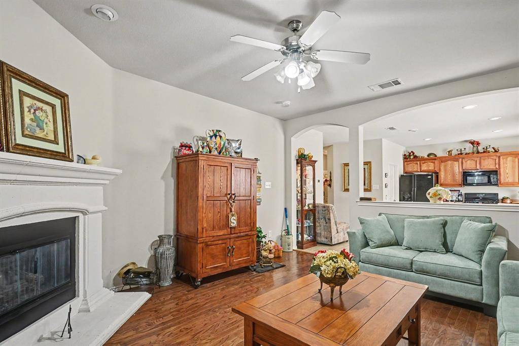 2204 Priscella Drive, Fort Worth, TX 76131