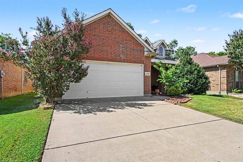 2204 Priscella Drive, Fort Worth, TX 76131