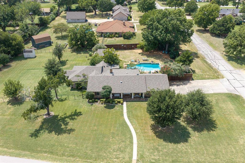 301 Meadow Knoll Drive, Double Oak, TX 75077