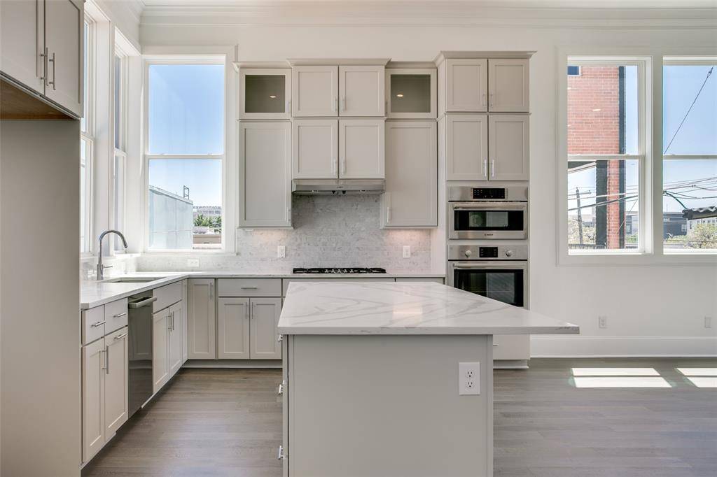 207 Carroll Street, Fort Worth, TX 76107