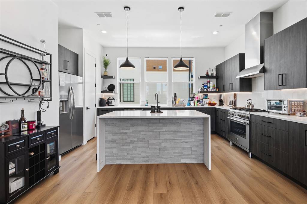 1525 Pecos #102, Dallas, TX 75204