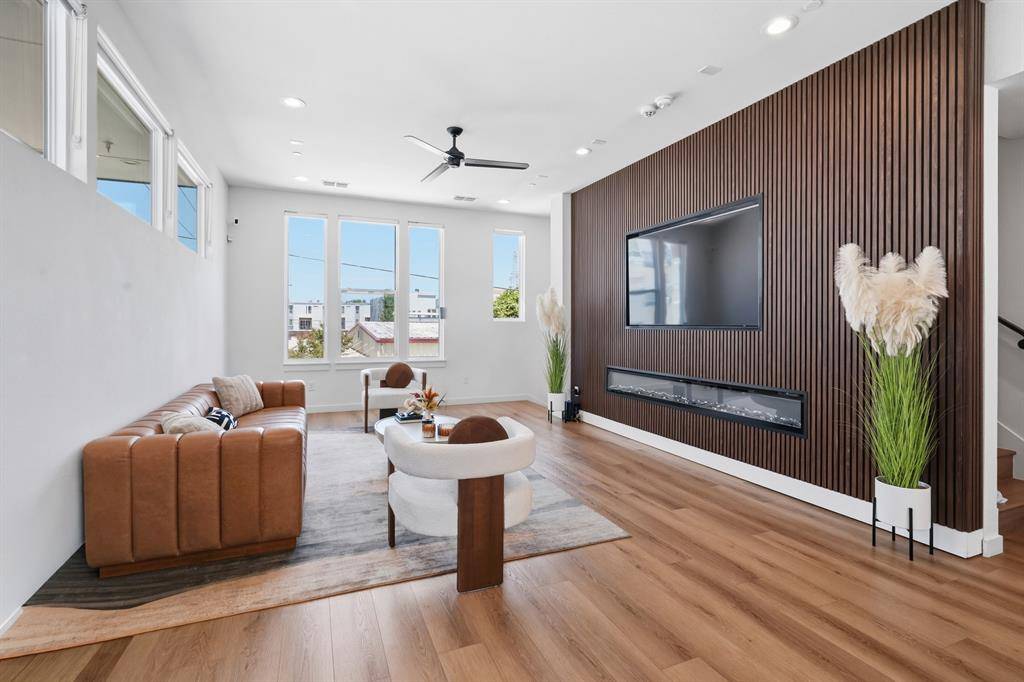 1525 Pecos #102, Dallas, TX 75204
