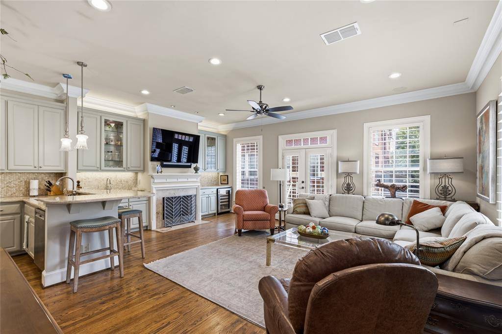 2838 State Street, Dallas, TX 75204