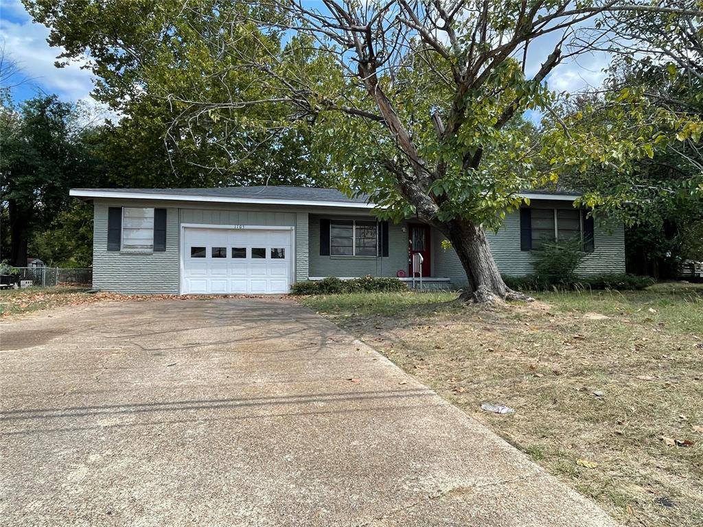 1105 S Palestine Street, Athens, TX 75751