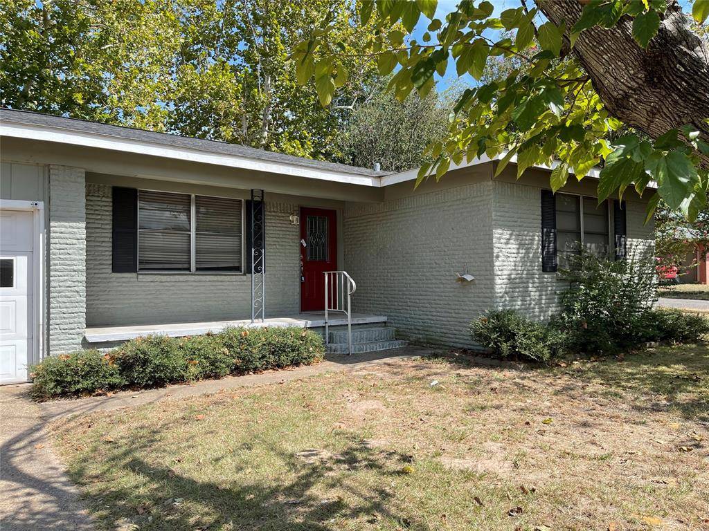 1105 S Palestine Street, Athens, TX 75751