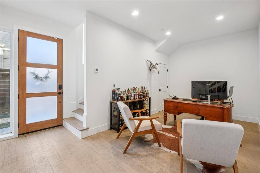 145 N Henderson Avenue #102, Dallas, TX 75214