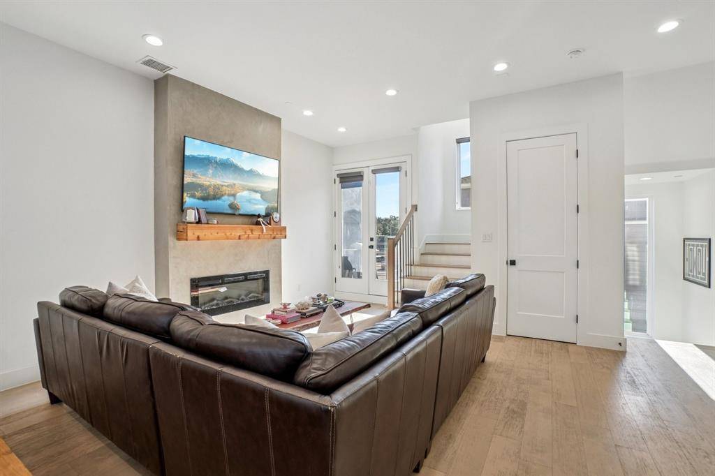 145 N Henderson Avenue #102, Dallas, TX 75214