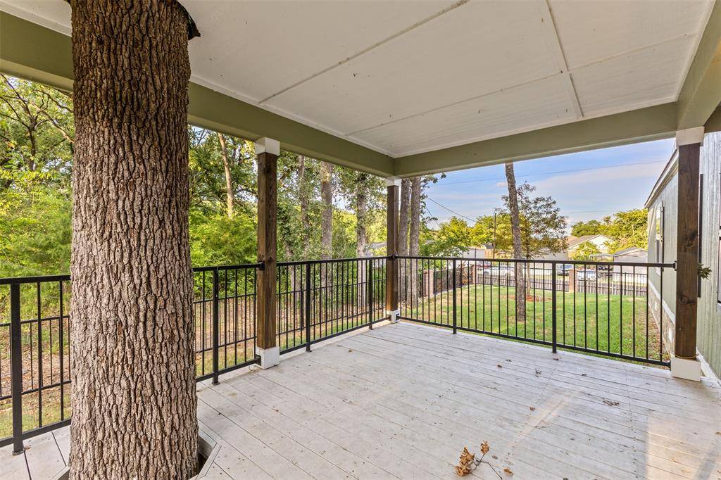 140 Southlake Drive, Mabank, TX 75156