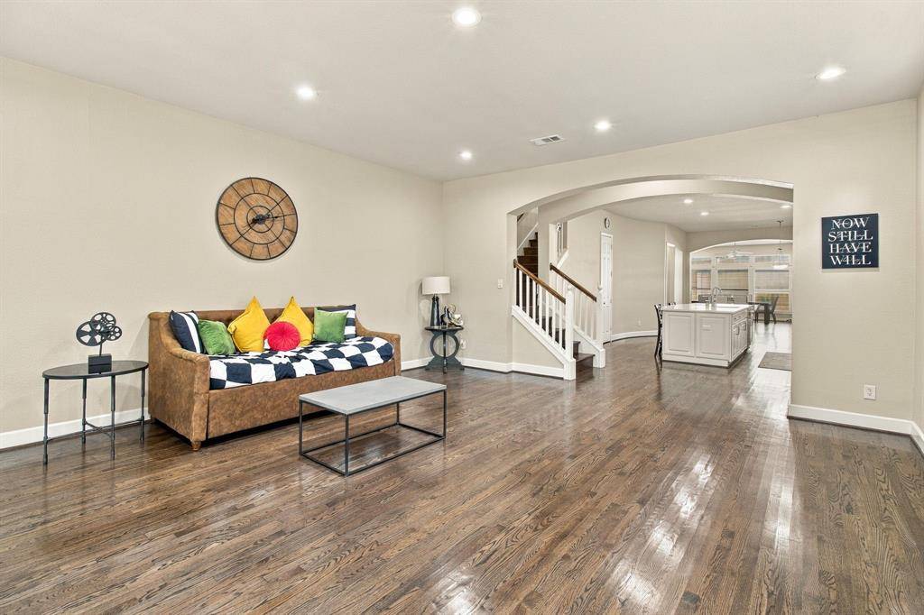 2407 Knight Street, Dallas, TX 75219