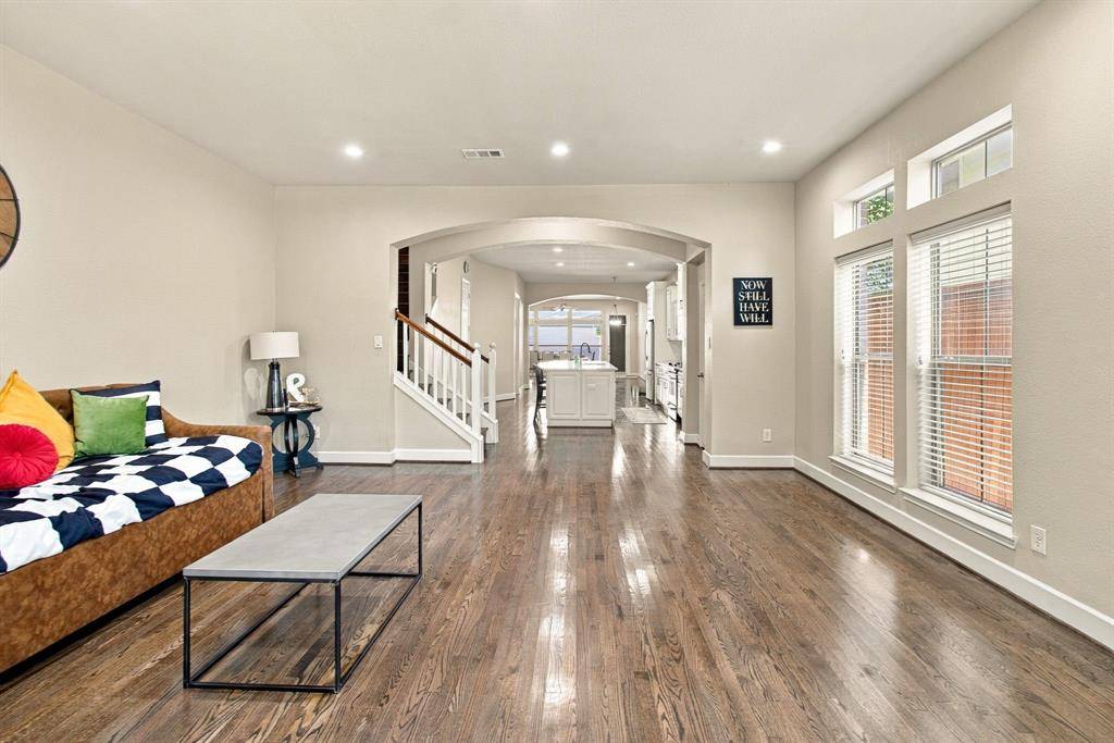 2407 Knight Street, Dallas, TX 75219