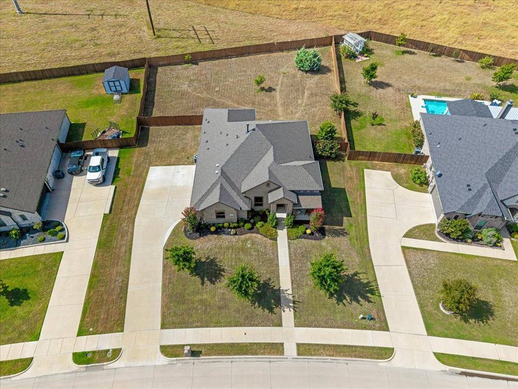 136 Sapphire Lane, Waxahachie, TX 75165