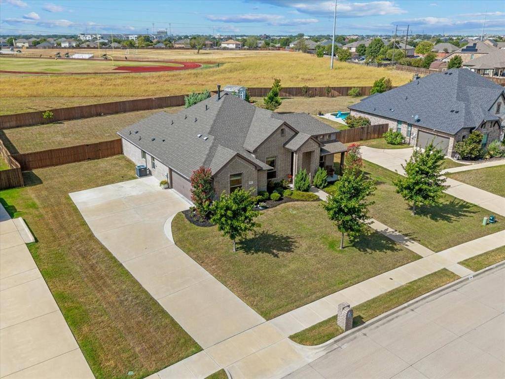 136 Sapphire Lane, Waxahachie, TX 75165