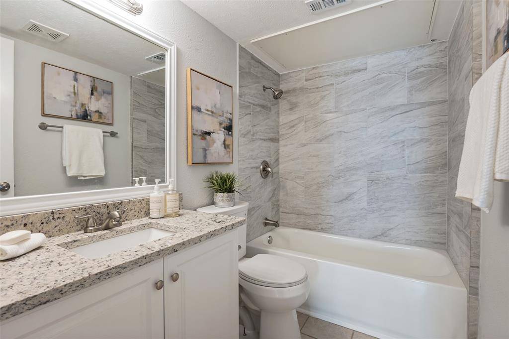 2535 Wedglea Drive #235, Dallas, TX 75211