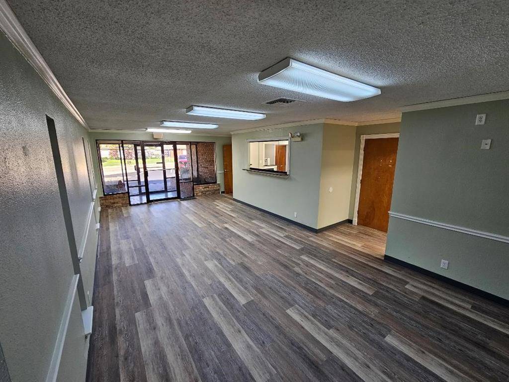 900 Whitehead Drive, Granbury, TX 76048